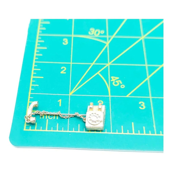 Avon Rotary Telephone Lapel Stick Pin Hanging Chain Gold Tone Vintage - Picture 3 of 4